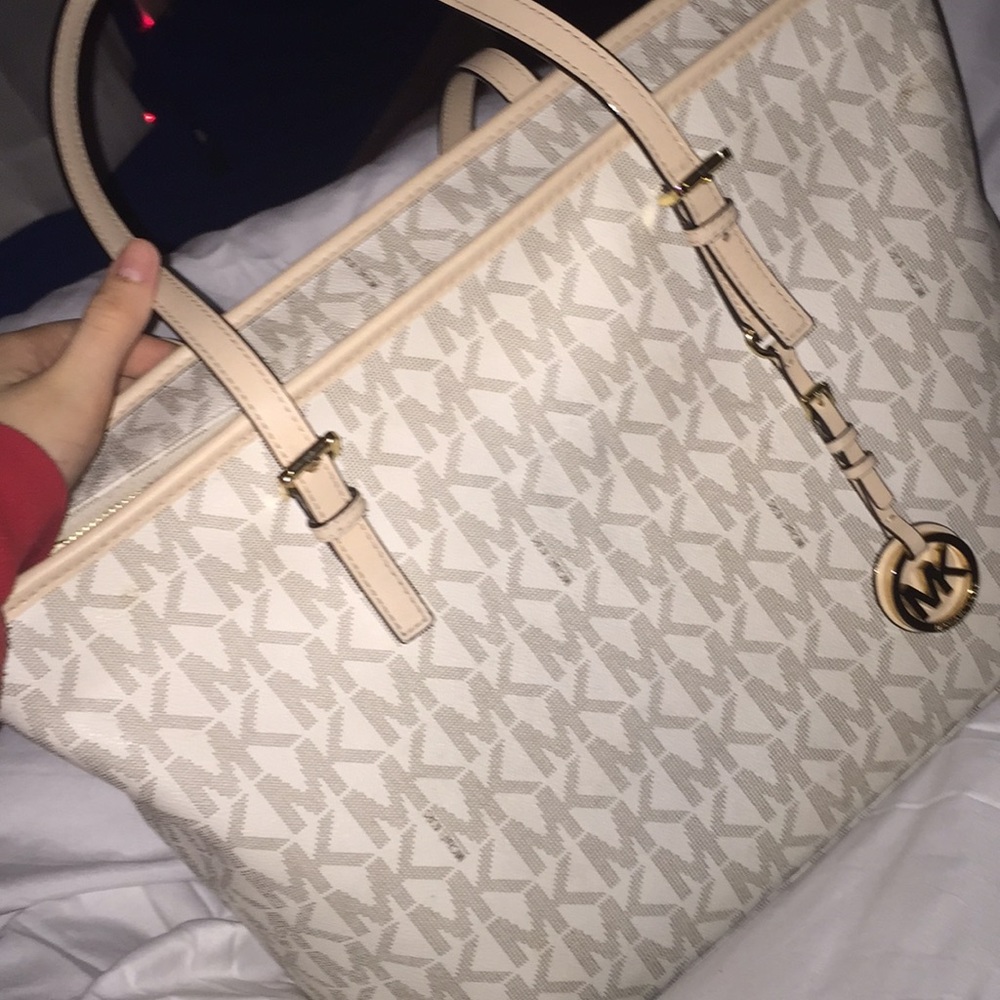 Michael kors vanilla purse
